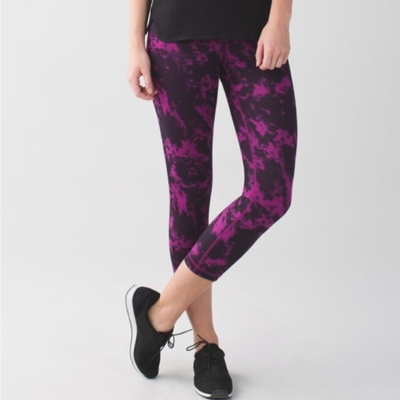 Lululemon Wunder Under Plum Tie-Dye Cropped Leggings Sz. 4 *RARE* - Picture 3 of 10